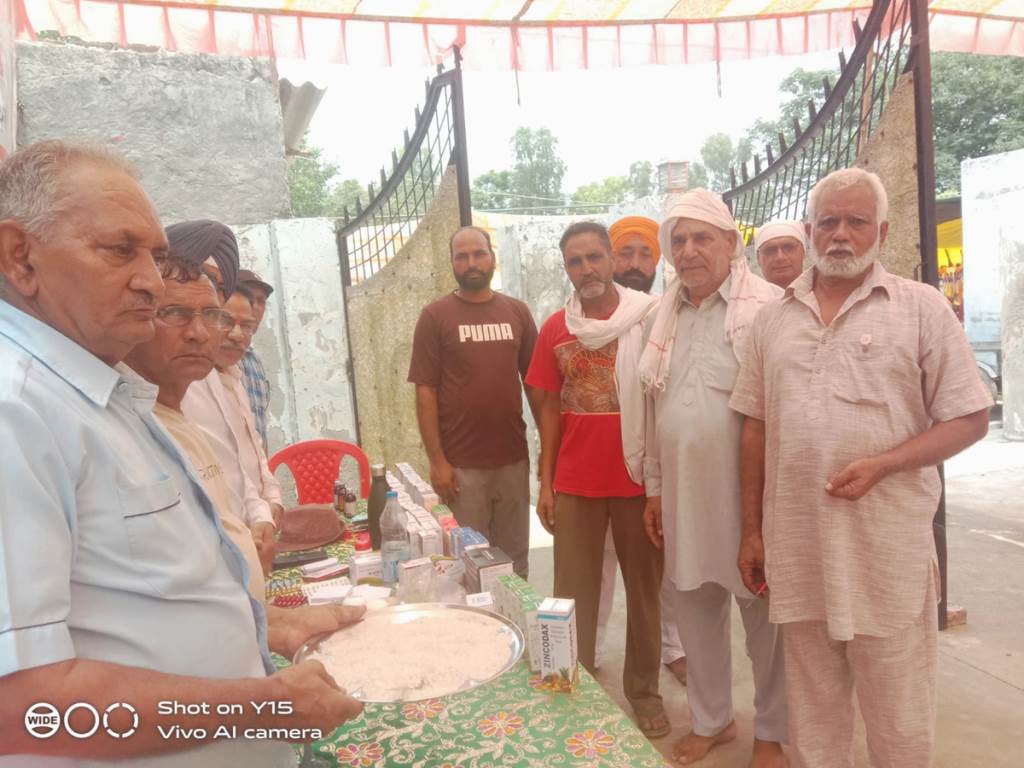 Vaidya Manpreet Soods team organized a free medical camp at the fair of Pir Baba Noore Shah Ji in Sahungra